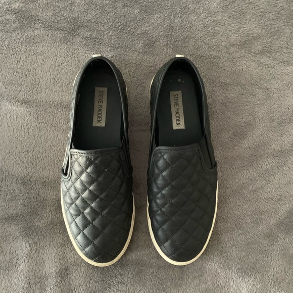 Steve Madden slip on shoes - Picture 1 of 4